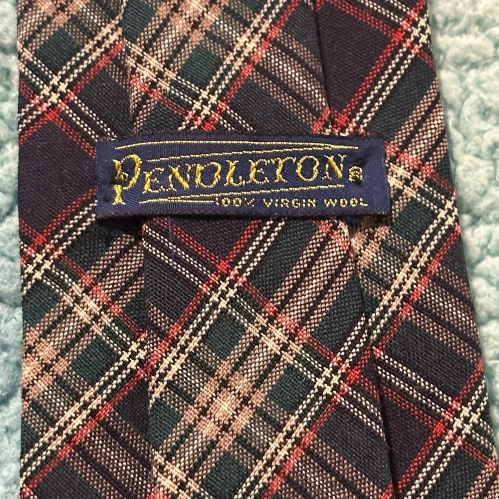 vintage Pendleton 100% virgin wool Tartan plaid tie